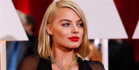 margot robbie nackt|Margot Robbie Chose to Go Nude in Wolf of Wall Street, She Says